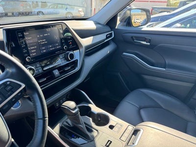 2022 Toyota Highlander Hybrid XLE AWD