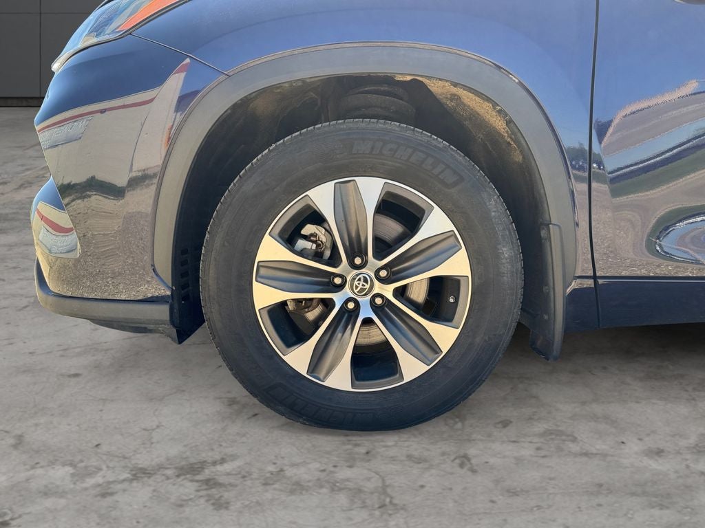 2022 Toyota Highlander XLE AWD