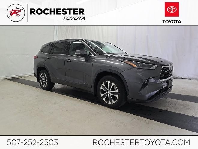 2022 Toyota Highlander XLE 4x4 V6's photo