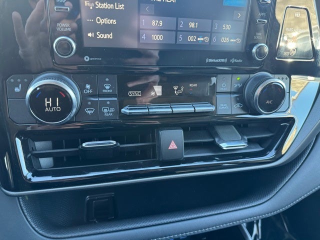 2022 Toyota Highlander XLE AWD