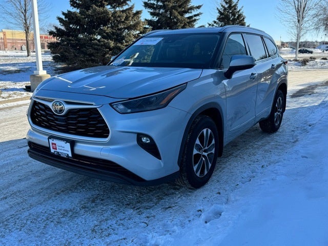 2022 Toyota Highlander XLE AWD