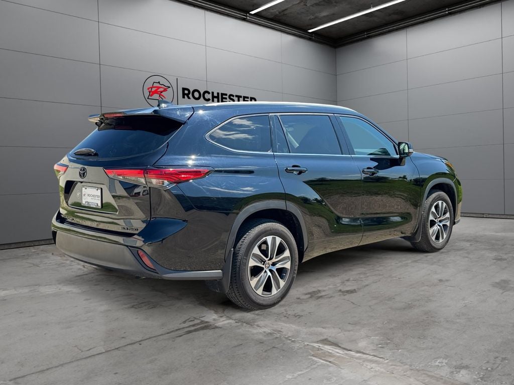 2022 Toyota Highlander XLE AWD