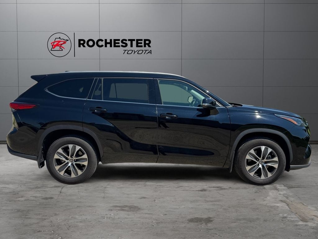 2022 Toyota Highlander XLE AWD