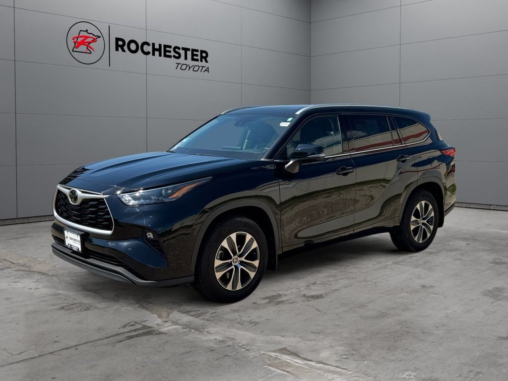 2022 Toyota Highlander XLE AWD