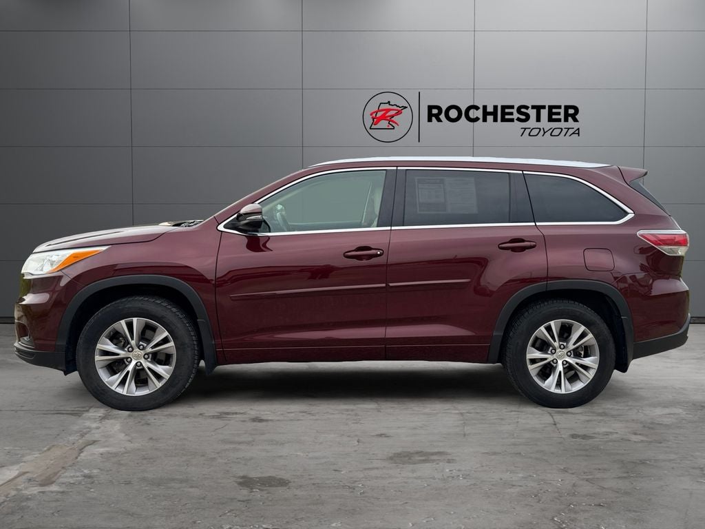 Used 2014 Toyota Highlander XLE with VIN 5TDJKRFH1ES063645 for sale in Rochester, Minnesota