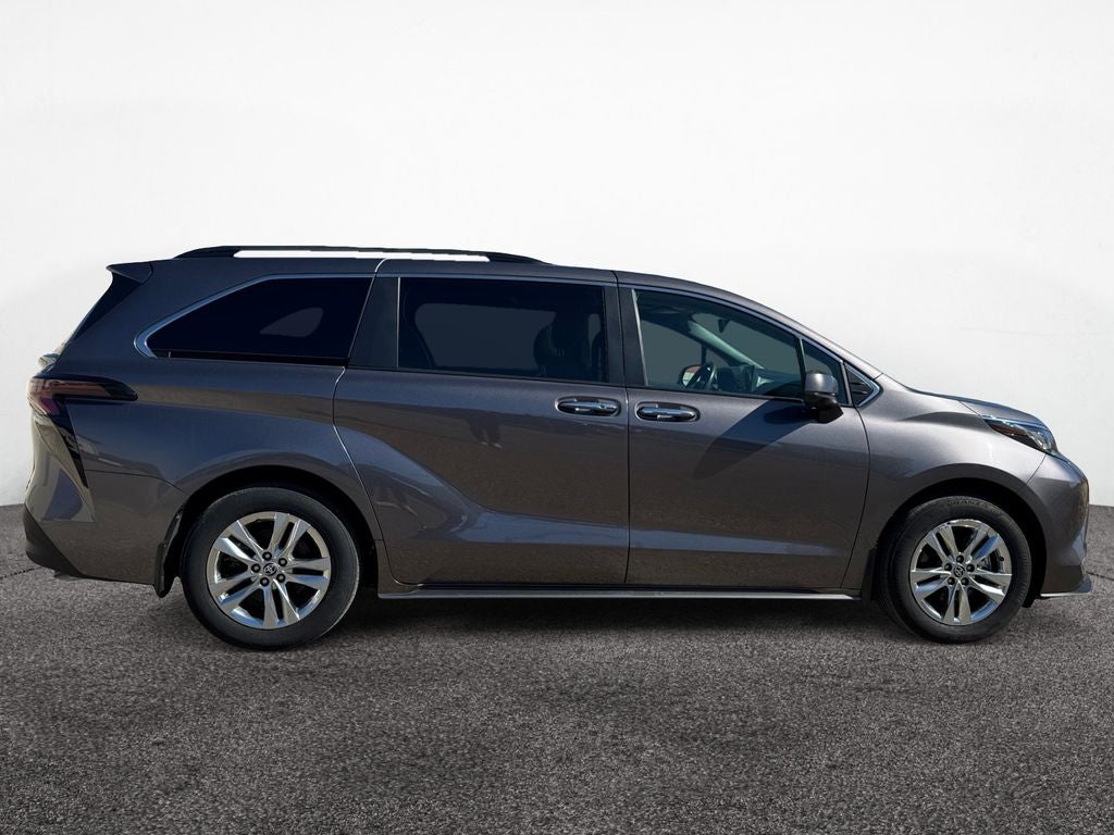 2023 Toyota Sienna XLE 7 Passenger