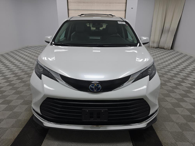 2024 Toyota Sienna XLE 7 Passenger