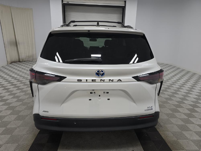 2024 Toyota Sienna XLE 7 Passenger