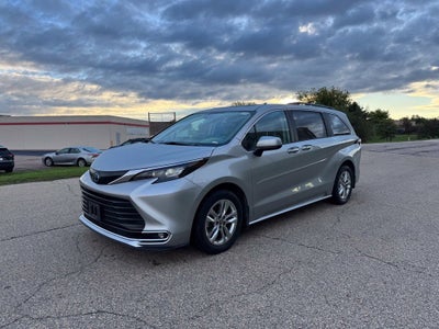 2024 Toyota Sienna XLE 7 Passenger