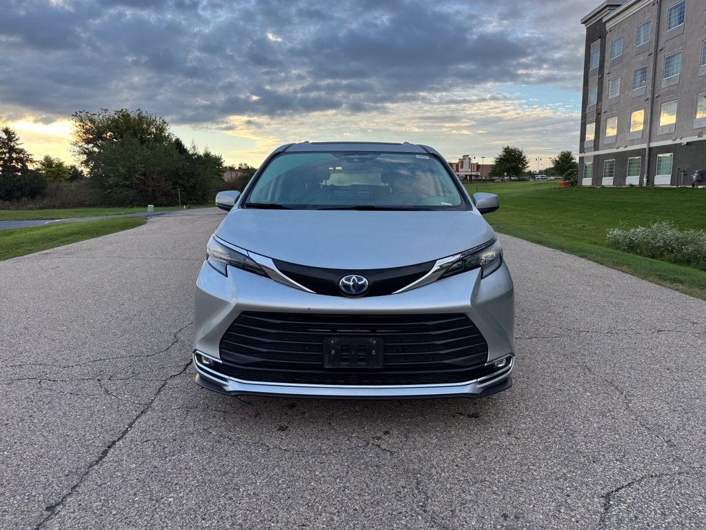 2024 Toyota Sienna XLE 7 Passenger