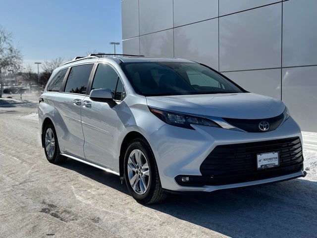 2025 Toyota Sienna XLE 7 Passenger