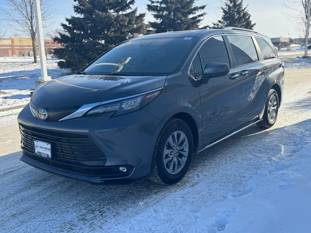 2025 Toyota Sienna XLE 7 Passenger