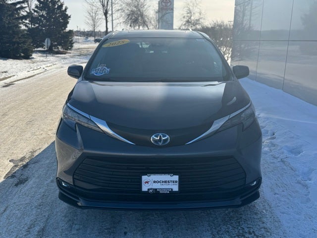 2025 Toyota Sienna XLE 7 Passenger