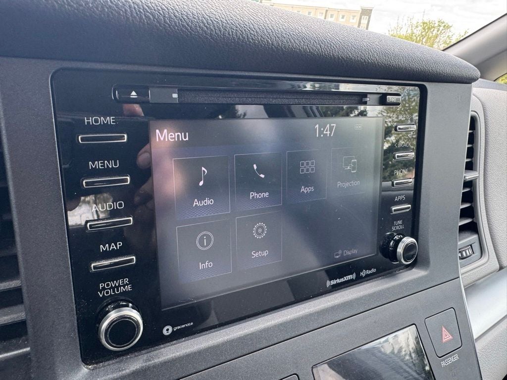 Used 2019 Toyota Sienna LE with VIN 5TDJZ3DC5KS212831 for sale in Rochester, Minnesota