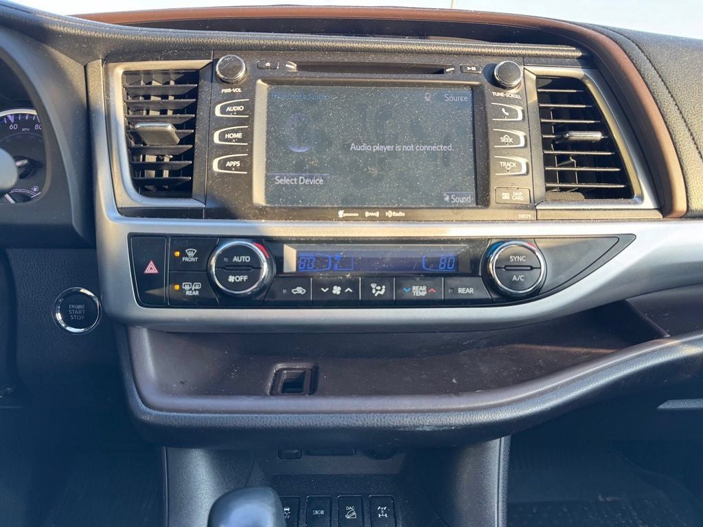 Certified 2018 Toyota Highlander XLE with VIN 5TDJZRFH7JS549589 for sale in Rochester, Minnesota