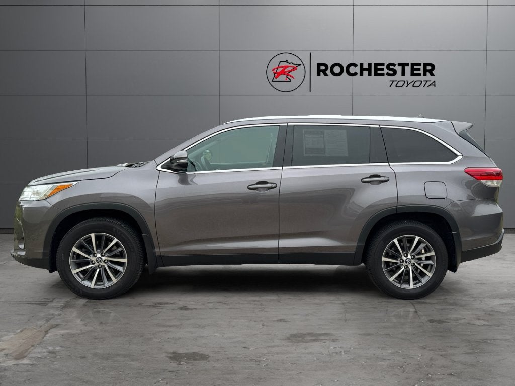 Used 2019 Toyota Highlander XLE with VIN 5TDJZRFH8KS959738 for sale in Rochester, Minnesota