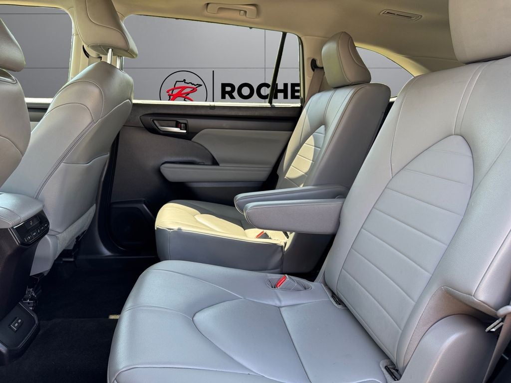 2023 Toyota Highlander Hybrid XLE AWD