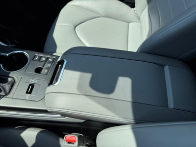 2023 Toyota Highlander Hybrid XLE AWD