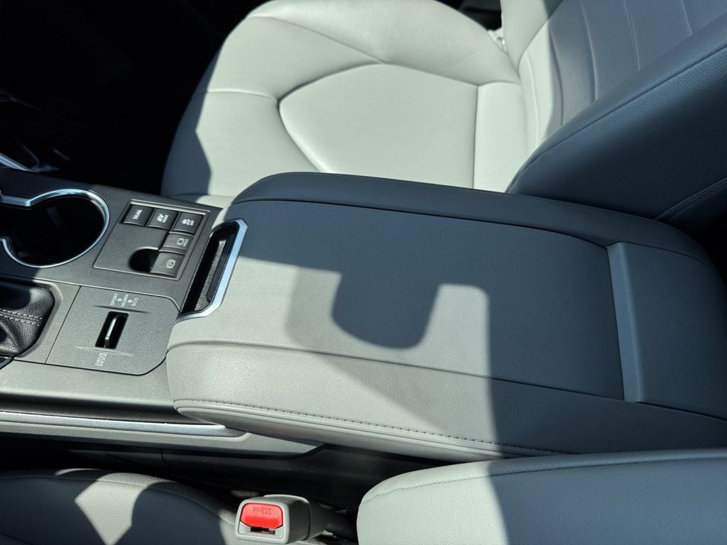 2023 Toyota Highlander Hybrid XLE AWD