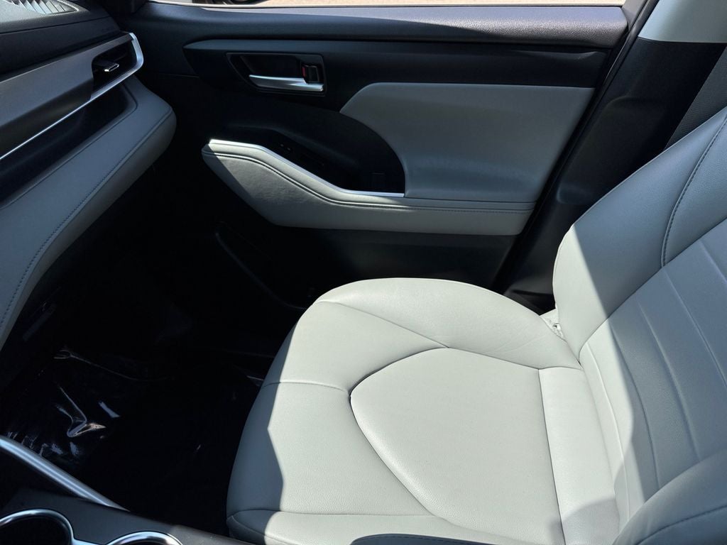 2023 Toyota Highlander Hybrid XLE AWD