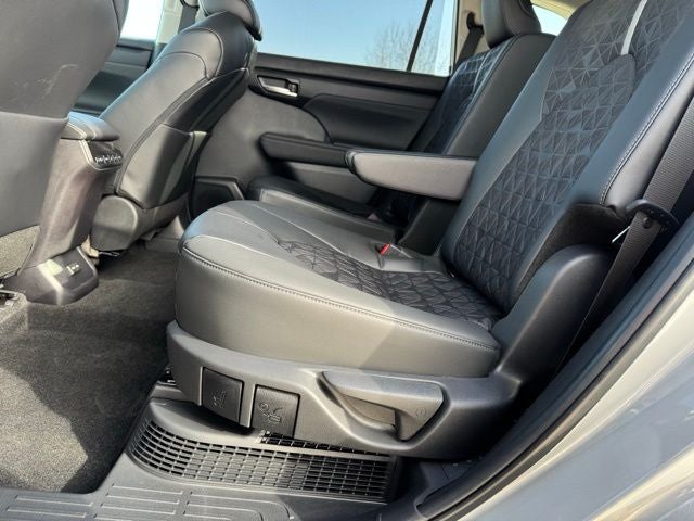 2024 Toyota Highlander Hybrid XLE AWD