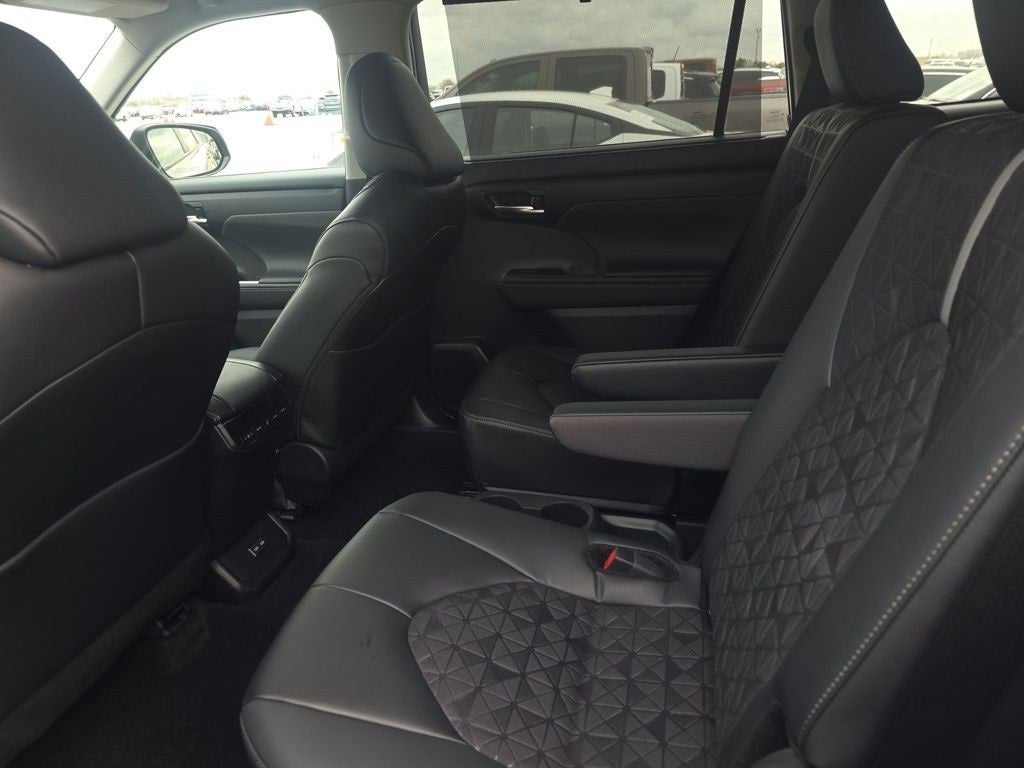 2024 Toyota Highlander Hybrid XLE AWD