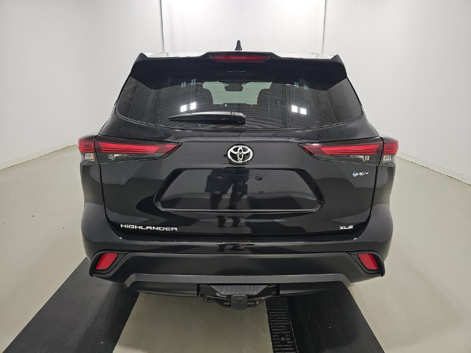 2025 Toyota Highlander Hybrid XLE AWD