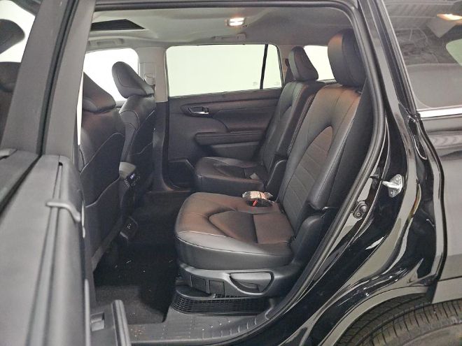 2025 Toyota Highlander Hybrid XLE AWD