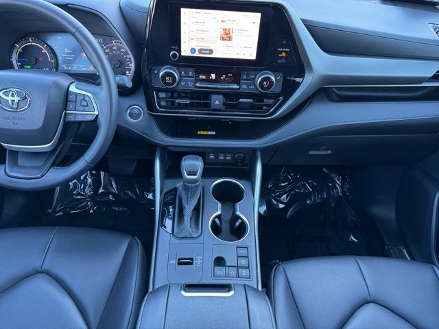 Certified 2024 Toyota Highlander XLE with VIN 5TDKBRCHXRS632829 for sale in Rochester, Minnesota