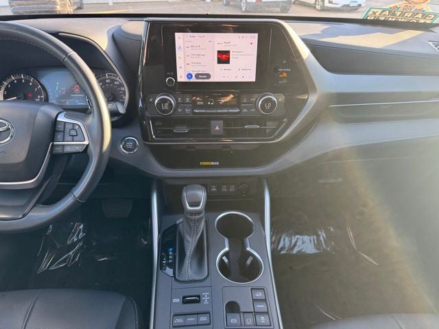 Used 2023 Toyota Highlander XLE with VIN 5TDKDRBH1PS045220 for sale in Rochester, Minnesota