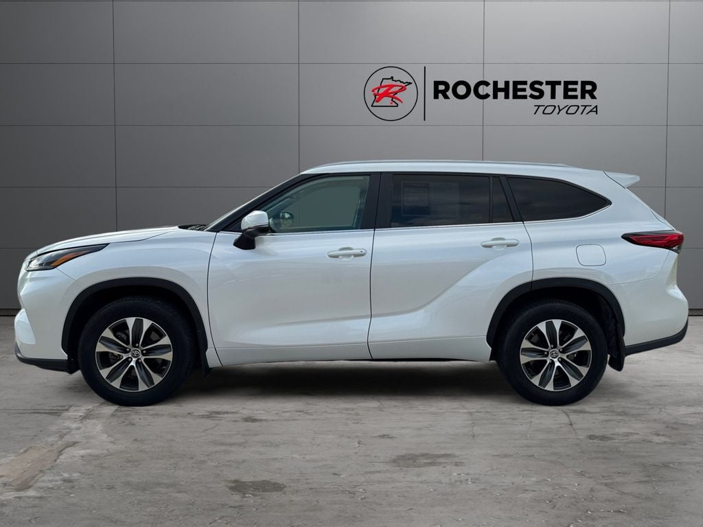 Used 2023 Toyota Highlander XLE with VIN 5TDKDRBH3PS522438 for sale in Rochester, Minnesota