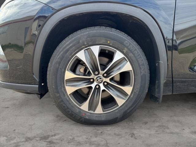 2023 Toyota Highlander XLE AWD