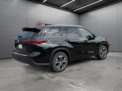 2023 Toyota Highlander XLE AWD