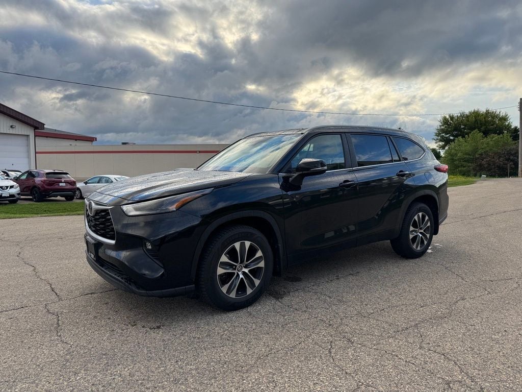 2023 Toyota Highlander XLE AWD