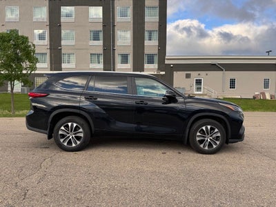 2023 Toyota Highlander XLE AWD