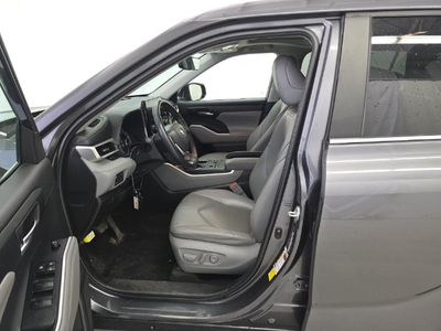 2023 Toyota Highlander XLE AWD