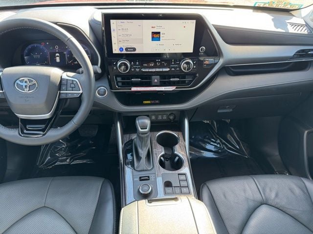Certified 2025 Toyota Highlander Limited with VIN 5TDKDRBH8SS585236 for sale in Rochester, Minnesota