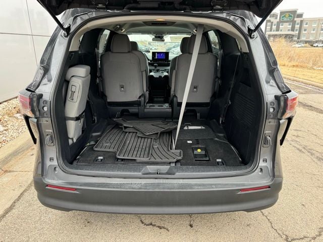 2025 Toyota Sienna LE 8 Passenger