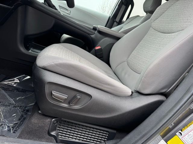 2025 Toyota Sienna LE 8 Passenger