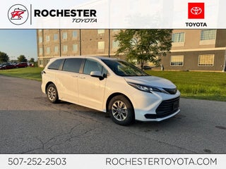 2023 Toyota Sienna LE 8 Passenger