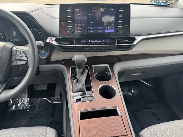 Used 2022 Toyota Sienna LE with VIN 5TDKSKFC3NS053022 for sale in Rochester, Minnesota