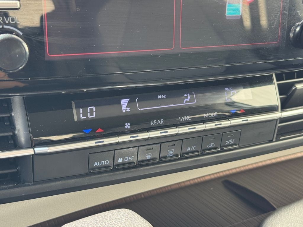 2021 Toyota Sienna LE 8 Passenger