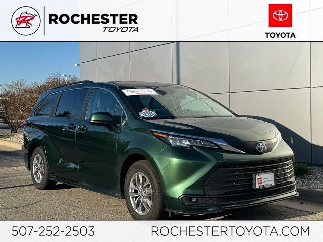 2022 Toyota Sienna LE