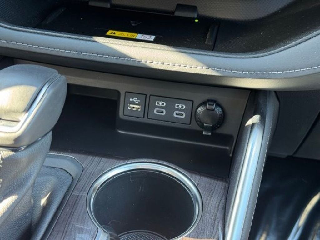 2023 Toyota Highlander Hybrid Limited AWD