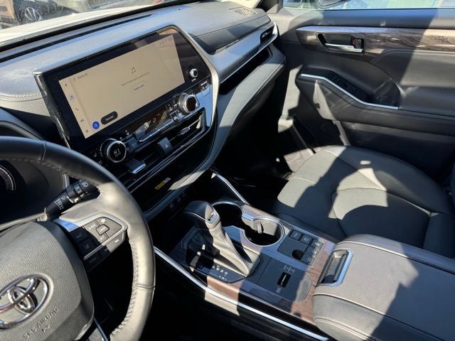 2023 Toyota Highlander Hybrid Limited AWD