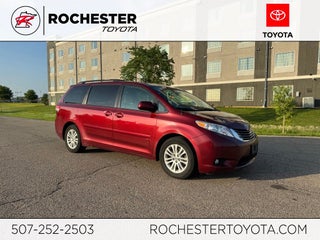 2013 Toyota Sienna XLE 8 Passenger