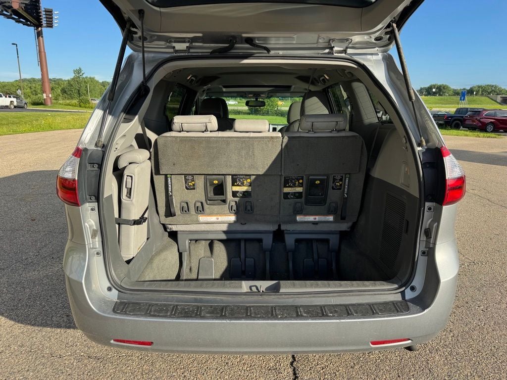 2015 Toyota Sienna XLE 8 Passenger