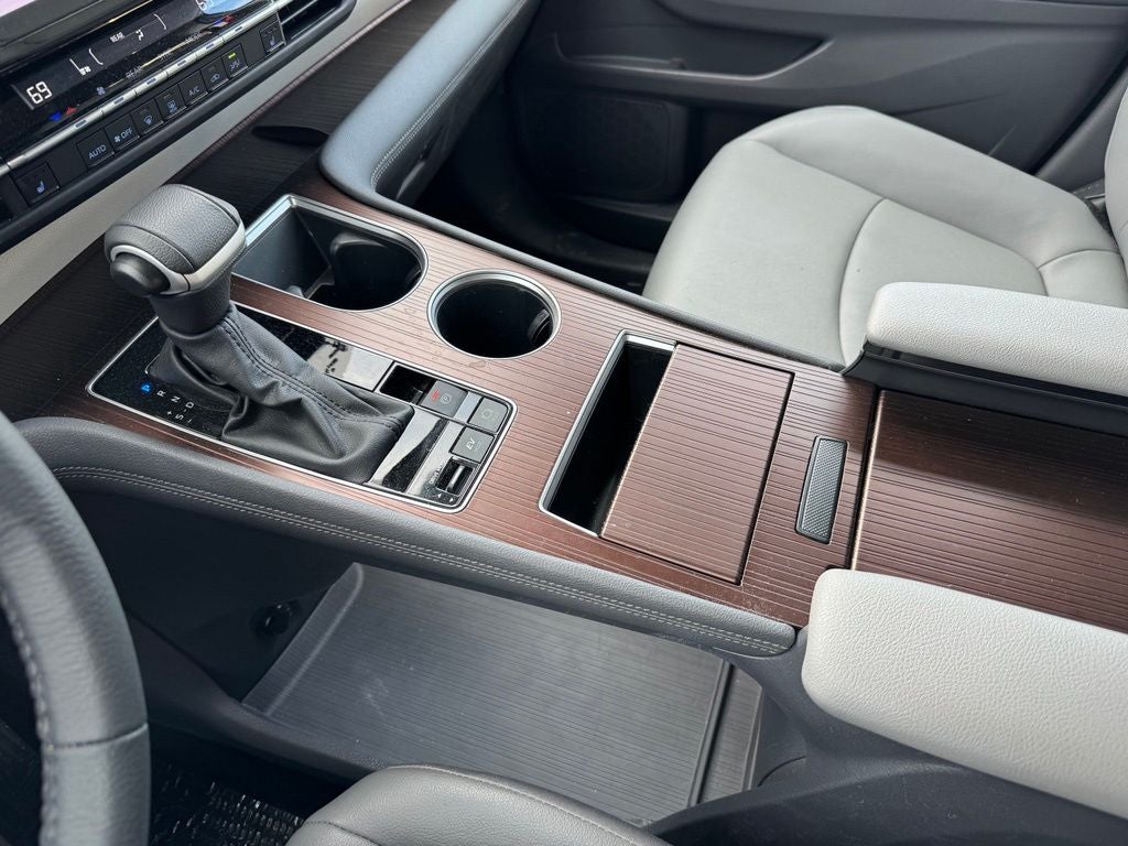 2023 Toyota Sienna XLE 7 Passenger