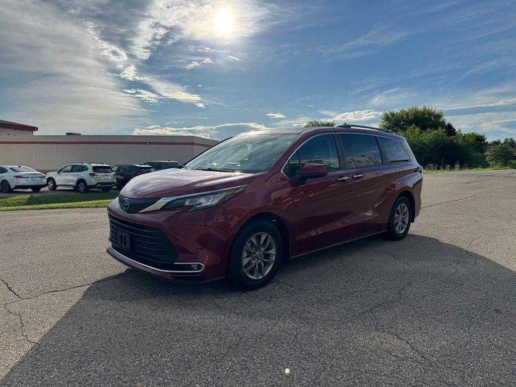 2023 Toyota Sienna XLE 7 Passenger