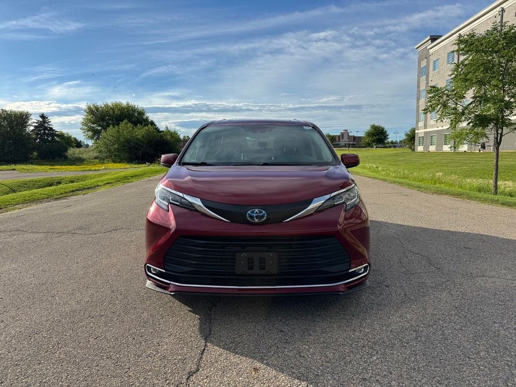 2023 Toyota Sienna XLE 7 Passenger